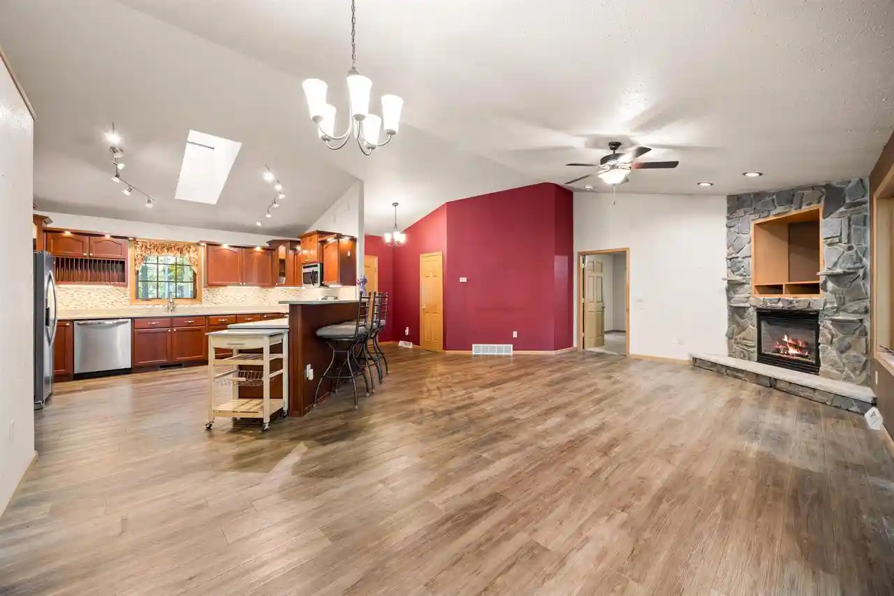 Photo 4 of Single family home for sale at N3120 W Silver Lake Dr, Waupaca, WI 54981 | MLS# 50334114 | Listing updated on 2026-10-09