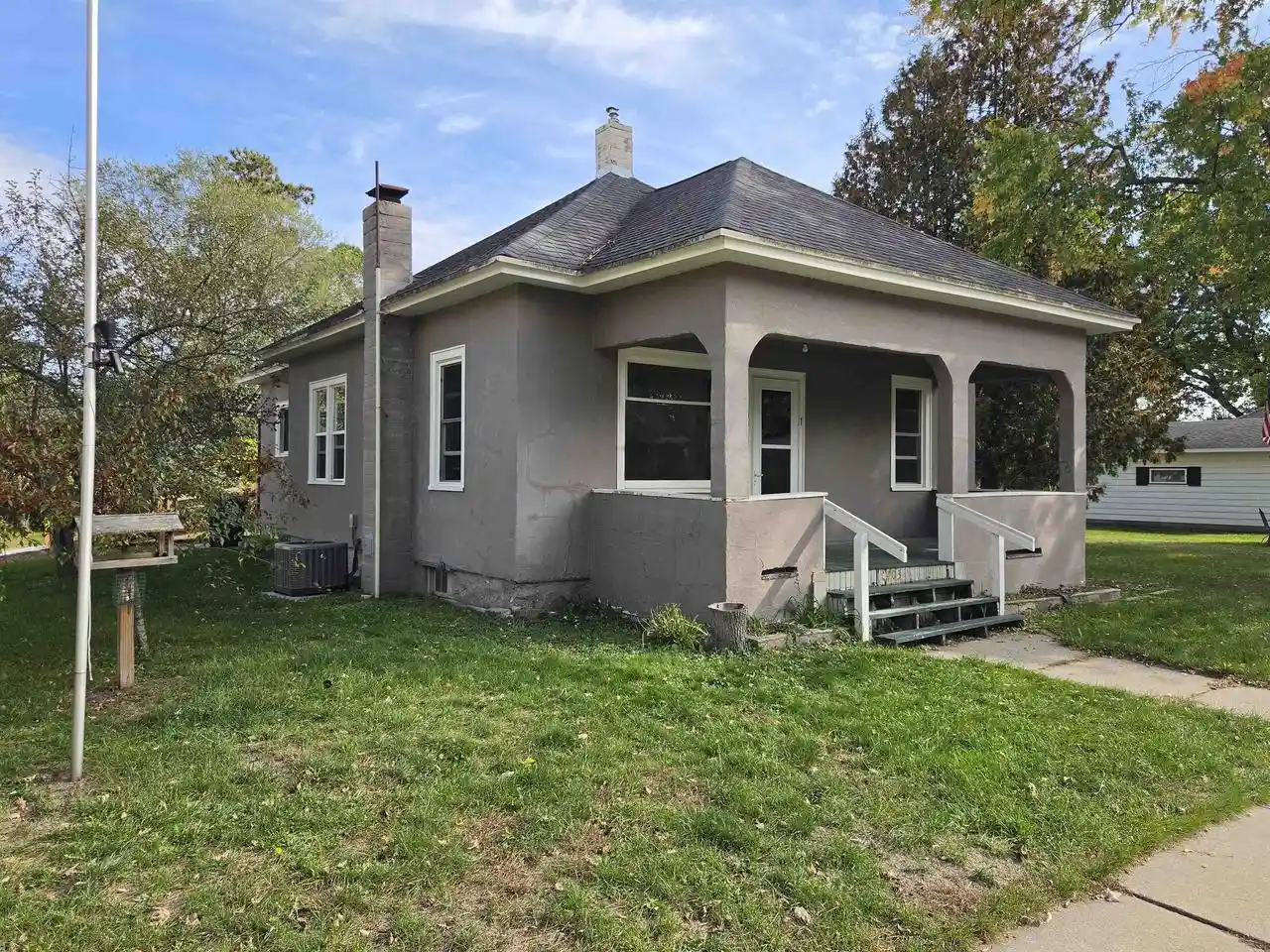 Photo 1 of Single family home for sale at 403 Horne St, Redgranite, WI 54970 | MLS# 50334113 | Listing updated on 2026-10-09