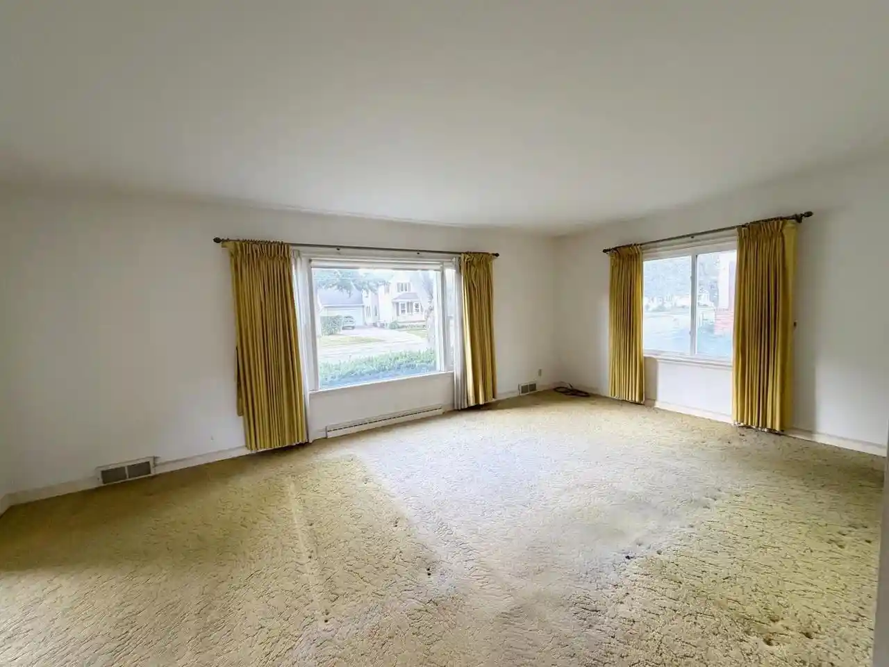 Photo 2 of Single family home for sale at 1036 S Roosevelt St, Green Bay, WI 54301 | MLS# 50334115 | Listing updated on 2026-10-09