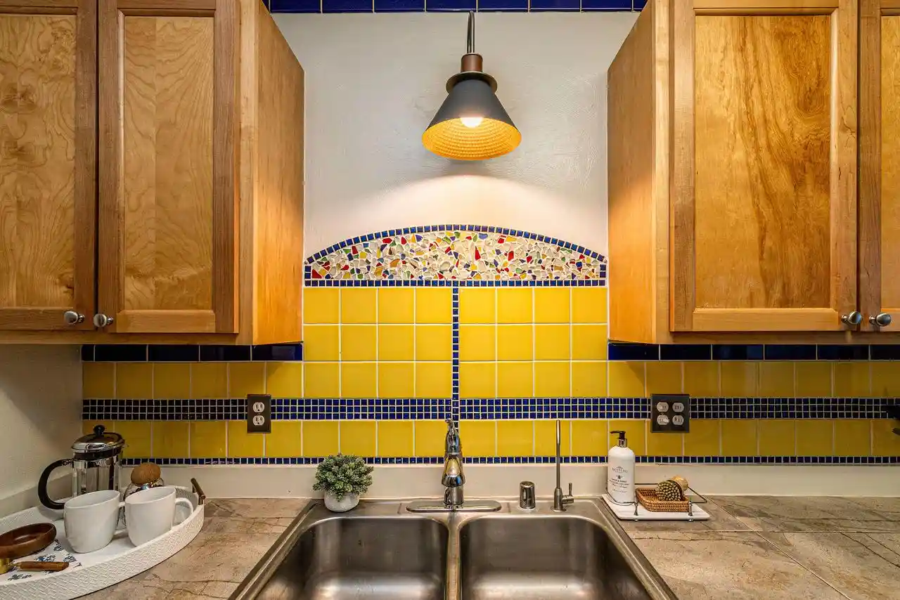Photo 2 of Condo for sale at 1707 N Prospect Ave #11B, Milwaukee, WI 53202 | MLS# 1984273 | Listing updated on 2026-10-22