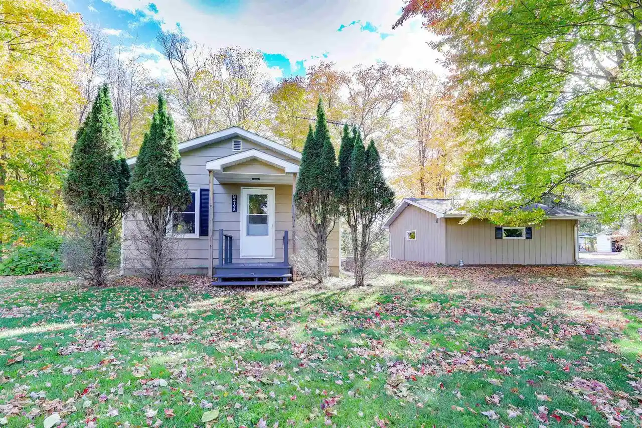 Photo 1 of Single family home for sale at N4198 State Hwy 55, White Lake, WI 54491 | MLS# 50334118 | Listing updated on 2026-10-09