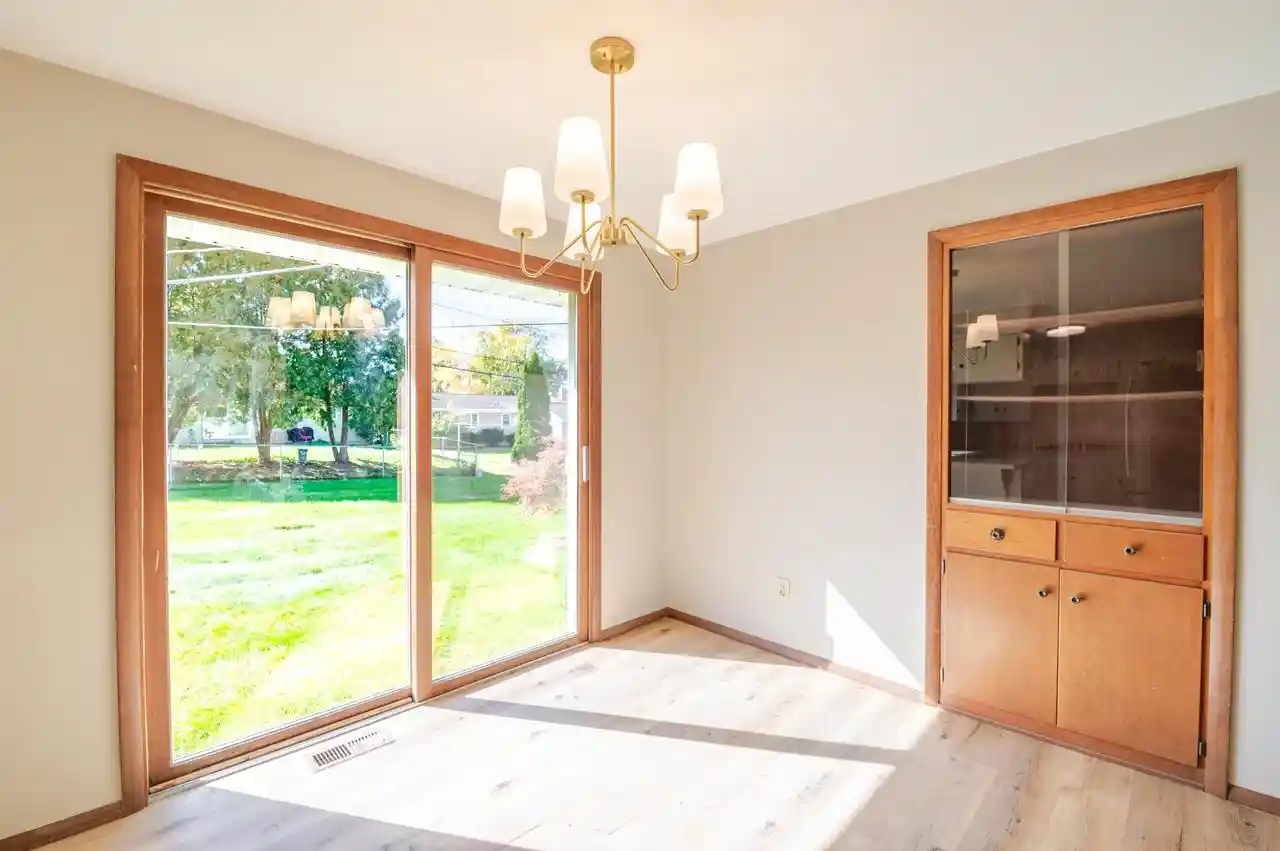 Photo 2 of Single family home for sale at 2056 Zeise Ave, Green Bay, WI 54302 | MLS# 50334116 | Listing updated on 2026-10-09