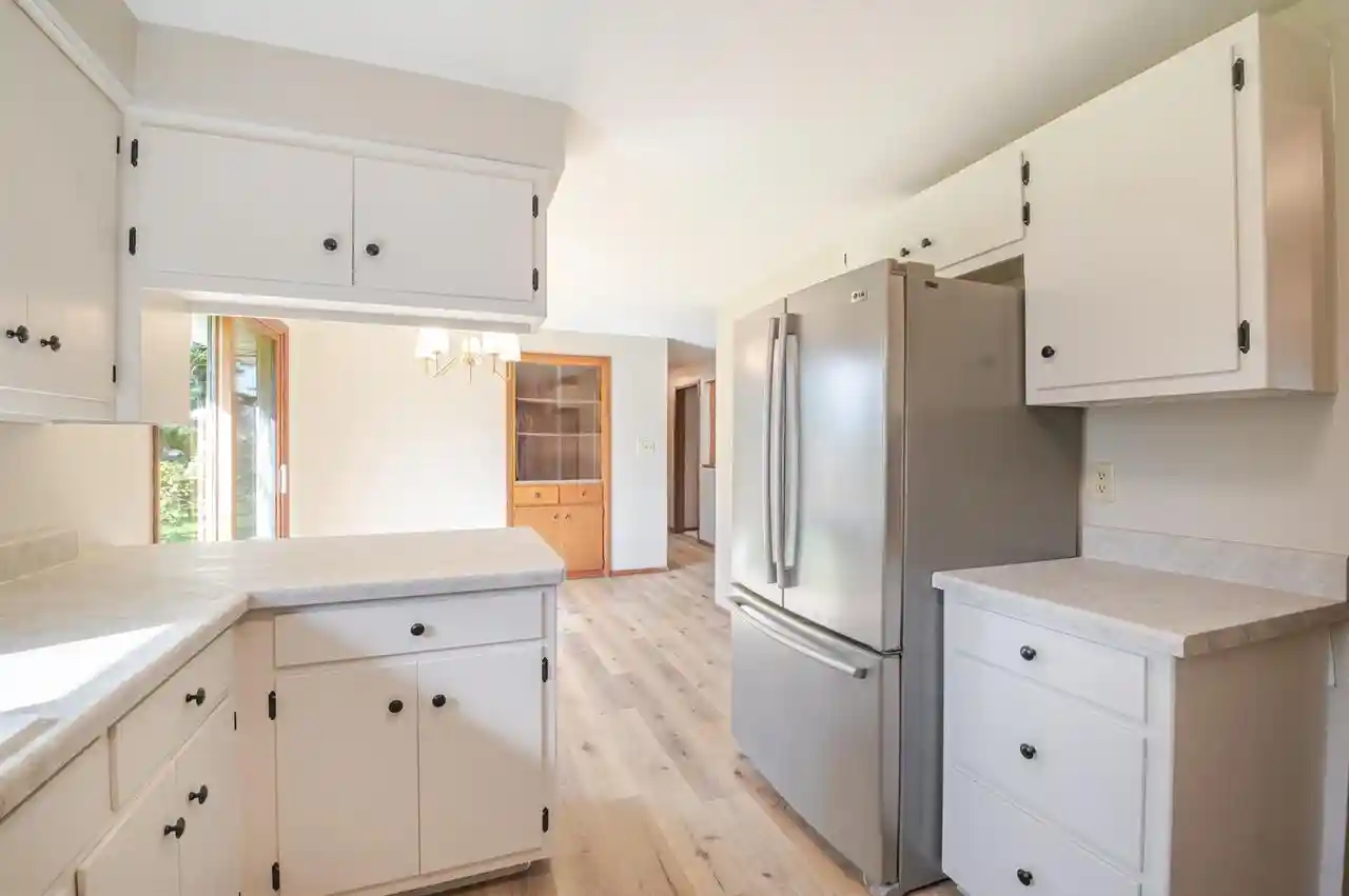 Photo 4 of Single family home for sale at 2056 Zeise Ave, Green Bay, WI 54302 | MLS# 50334116 | Listing updated on 2026-10-09