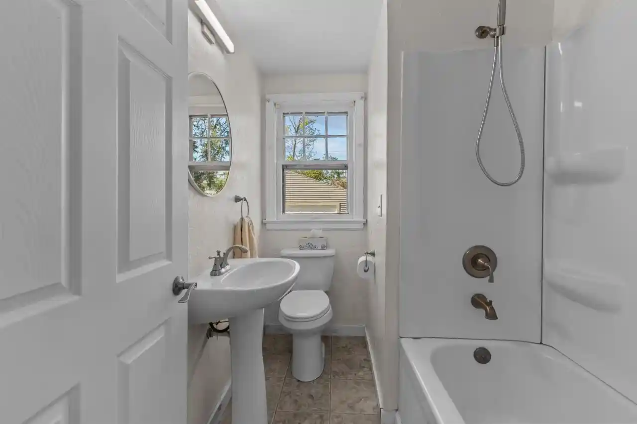 Photo 4 of Single family home for sale at 994 Claude St, Menasha, WI 54952 | MLS# 50334107 | Listing updated on 2026-10-09