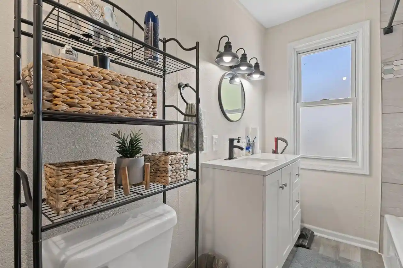 Photo 4 of Multi family home for sale at 2975 S Kinnickinnic Ave, Milwaukee, WI 53207 | MLS# 1984274 | Listing updated on 2026-10-09