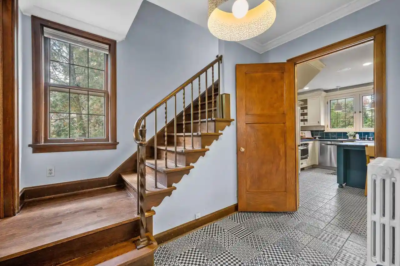 Photo 4 of Single family home for sale at 1578 E Cumberland Blvd, Milwaukee, WI 53211 | MLS# 1984284 | Listing updated on 2026-10-19