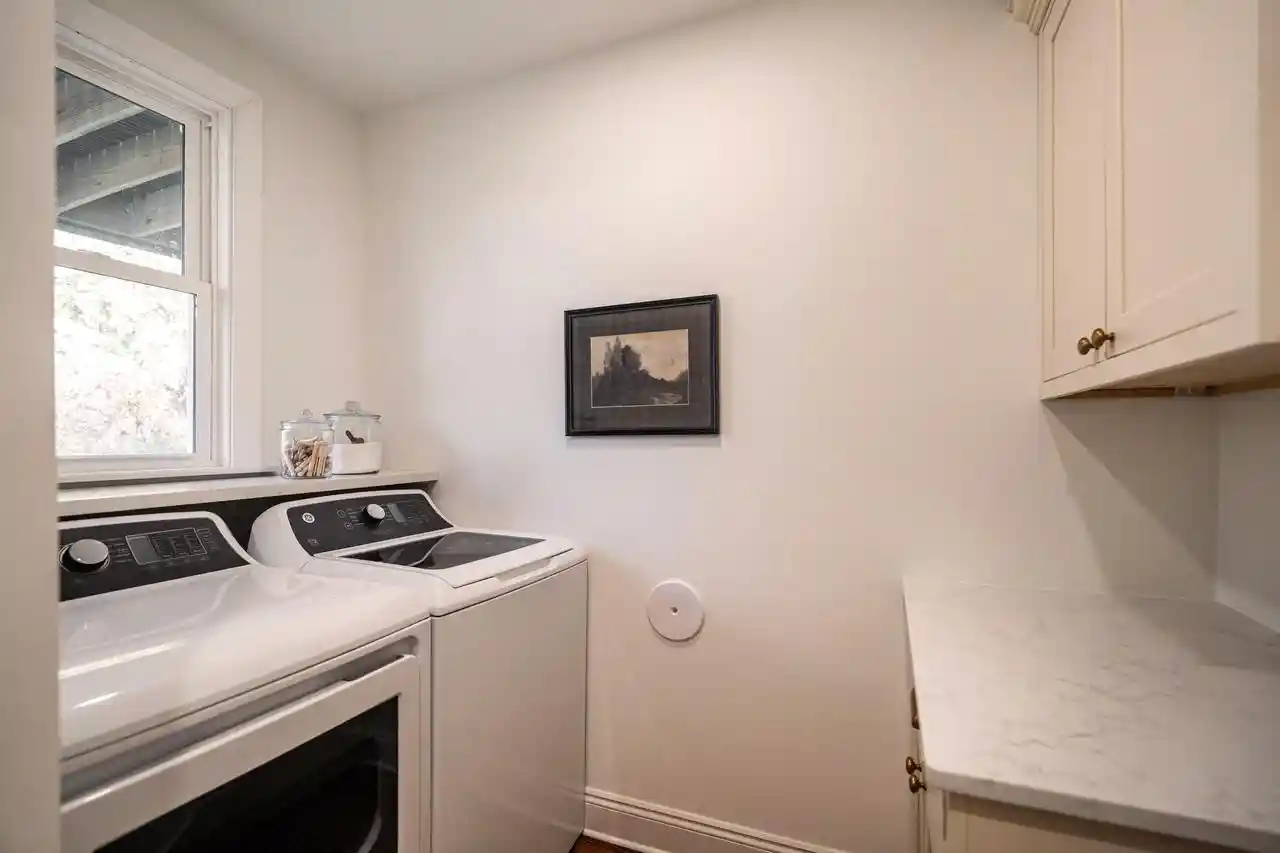 Photo 1 of Single family home for sale at W61n669 Mequon Ave, Cedarburg, WI 53012 | MLS# 1984289 | Listing updated on 2026-10-29