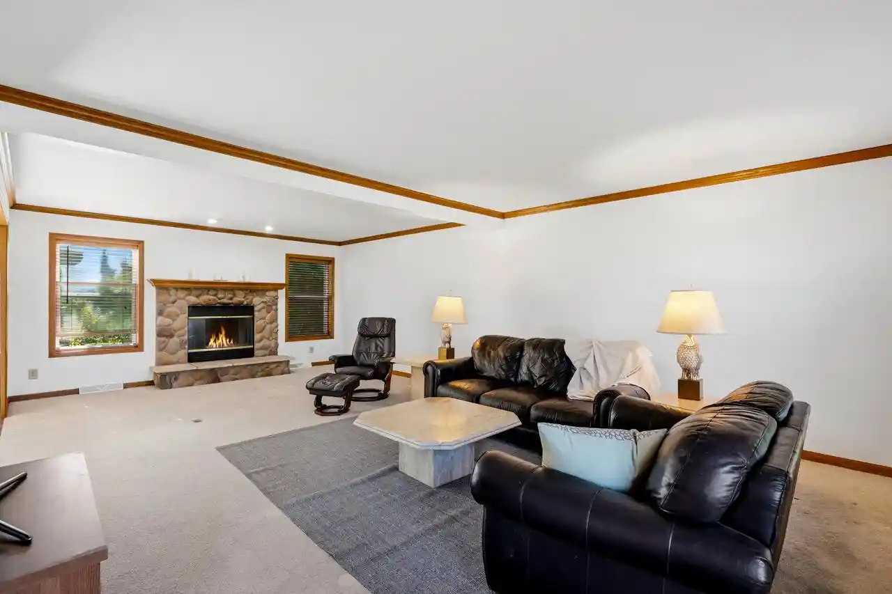 Photo 4 of Single family home for sale at 9175 S Patricia Blvd, Oak Creek, WI 53154 | MLS# 1984290 | Listing updated on 2026-10-09