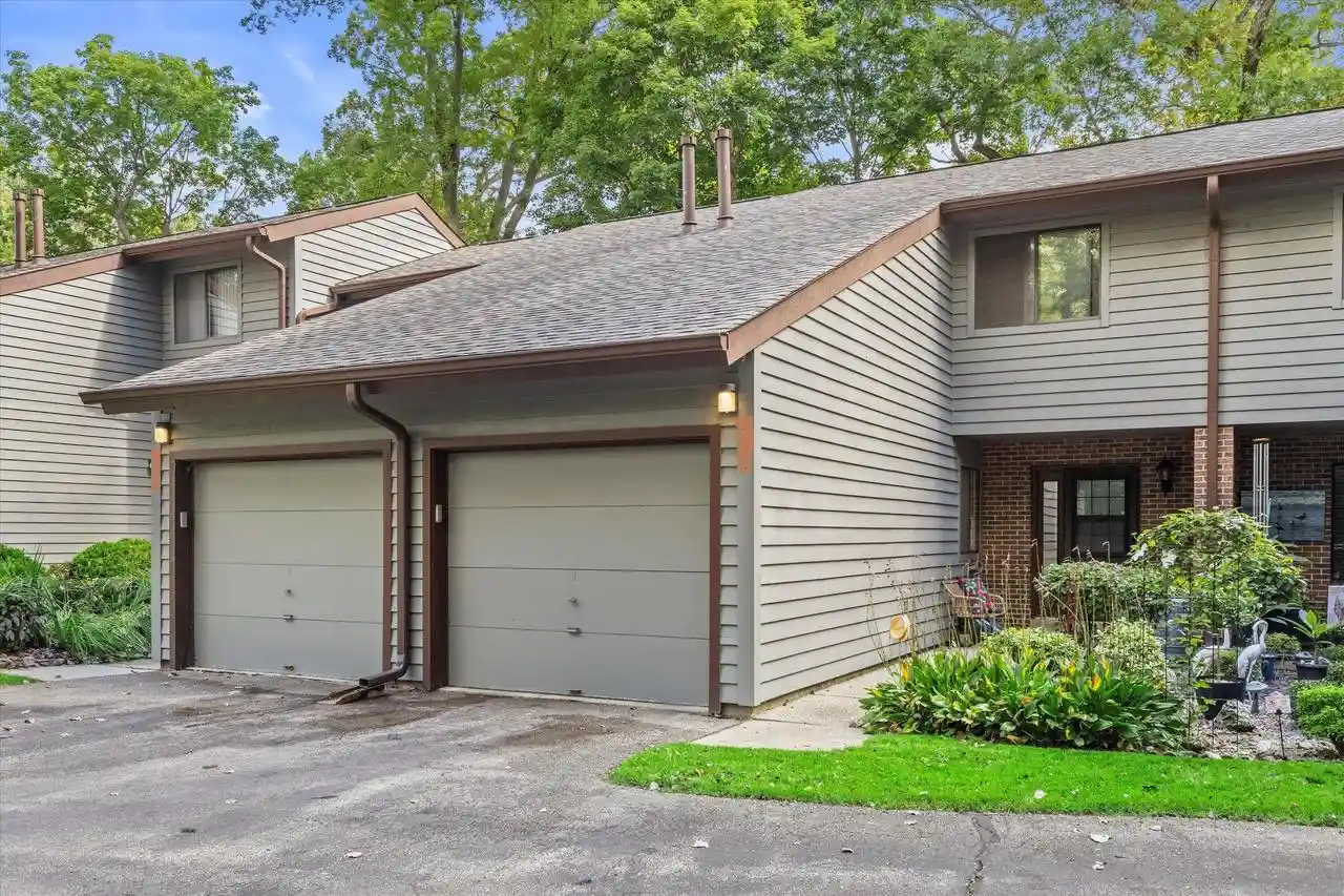 Photo 1 of Condo for sale at 2935 Old Ml Dr, Racine, WI 53405 | MLS# 1984296 | Listing updated on 2026-10-09