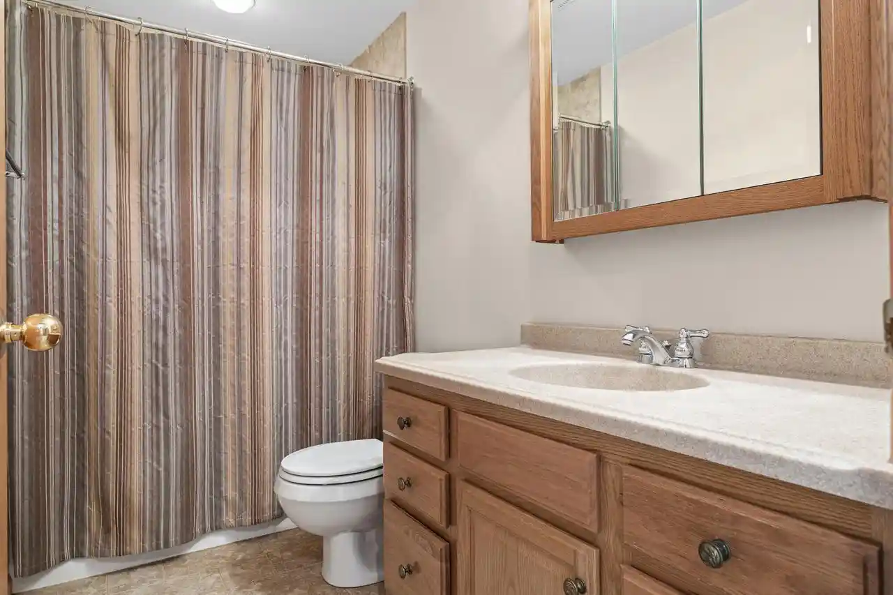 Photo 1 of Single family home for sale at 932 Garden Pl, Onalaska, WI 54650 | MLS# 1984298 | Listing updated on 2026-10-09
