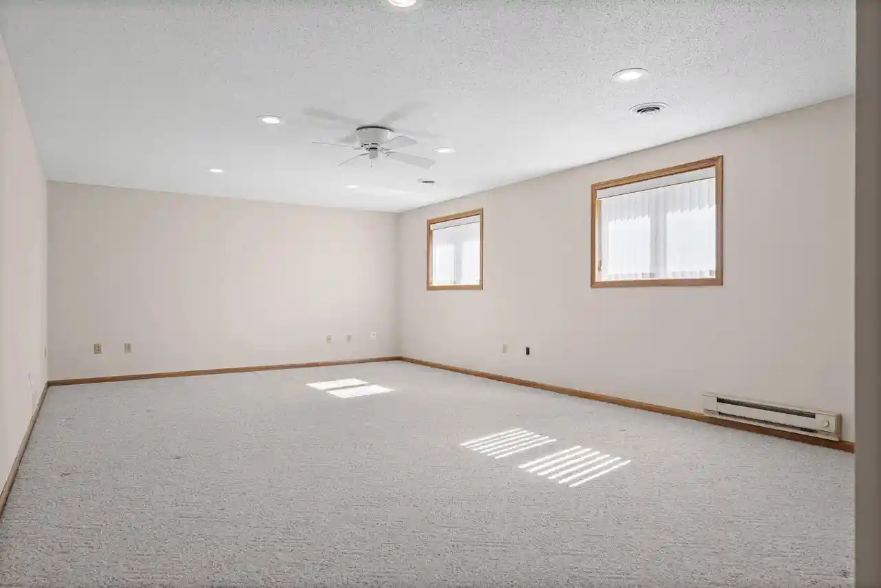 Photo 2 of Single family home for sale at 932 Garden Pl, Onalaska, WI 54650 | MLS# 1984298 | Listing updated on 2026-10-09