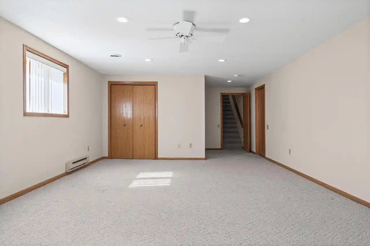 Photo 3 of Single family home for sale at 932 Garden Pl, Onalaska, WI 54650 | MLS# 1984298 | Listing updated on 2026-10-09