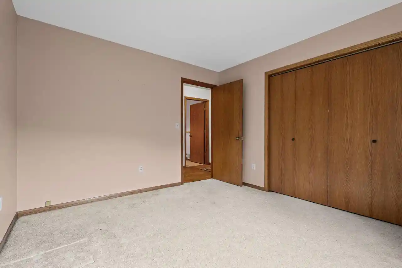 Photo 3 of Single family home for sale at 209 Westview Pl, La Crosse, WI 54601 | MLS# 1984299 | Listing updated on 2026-10-09