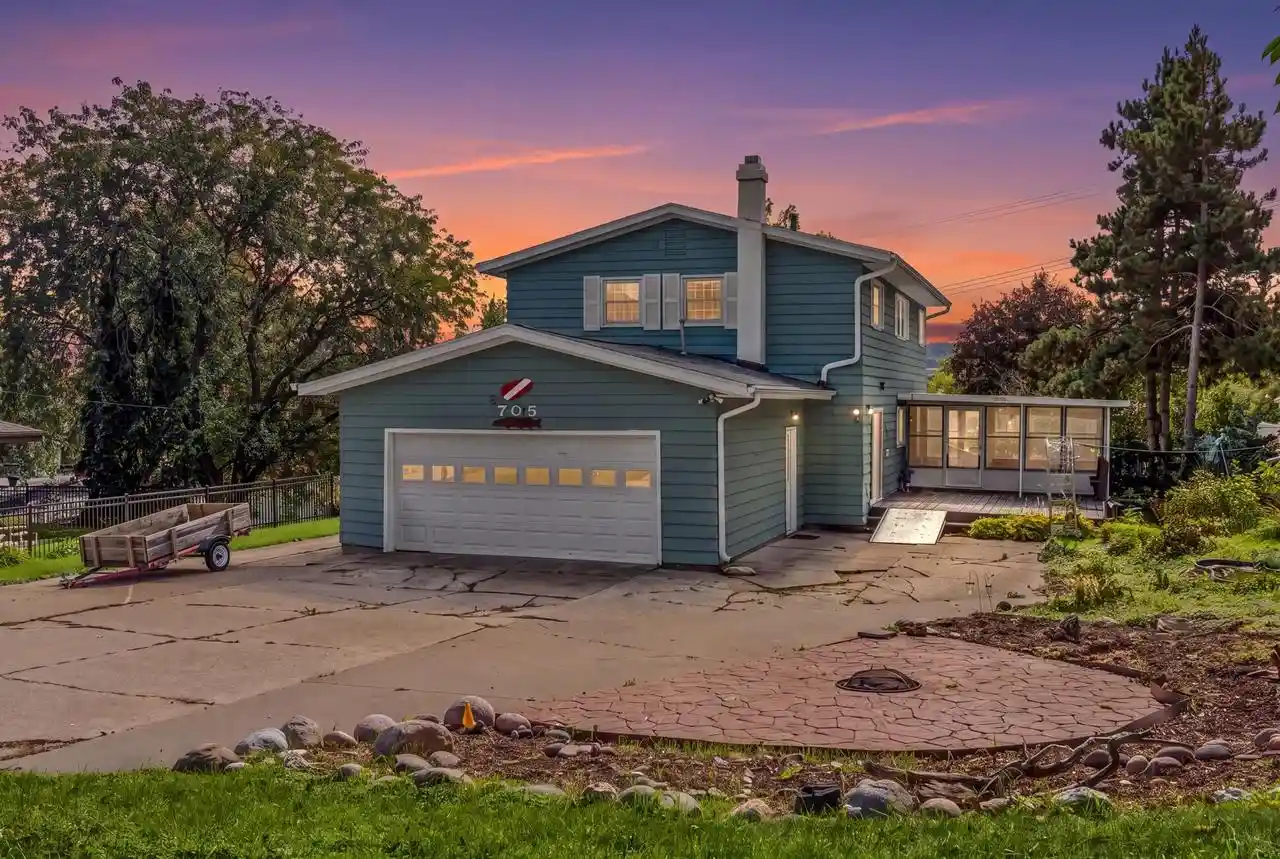 Photo 1 of Sale Pending at 705 2nd Street S St, La Crescent, MN 55947 | MLS# 1984306 | Listing updated on 2026-10-21