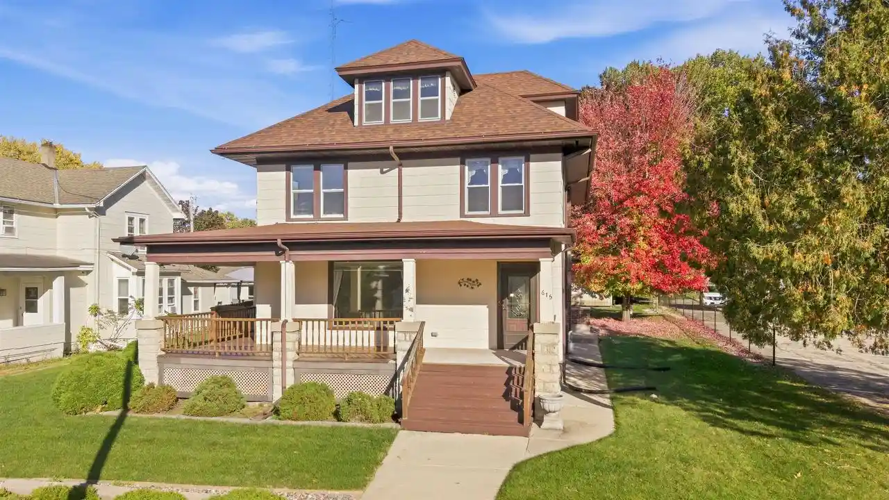 Photo 1 of Single family home for sale at 615 N Center St, Beaver Dam, WI 53916 | MLS# 2034431 | Listing updated on 2026-10-09
