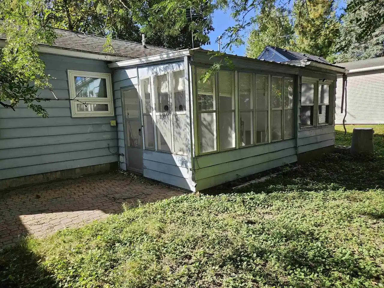 Photo 2 of Single family home for sale at 327 Hitchcock St, Baraboo, WI 53913 | MLS# 2034430 | Listing updated on 2026-10-09