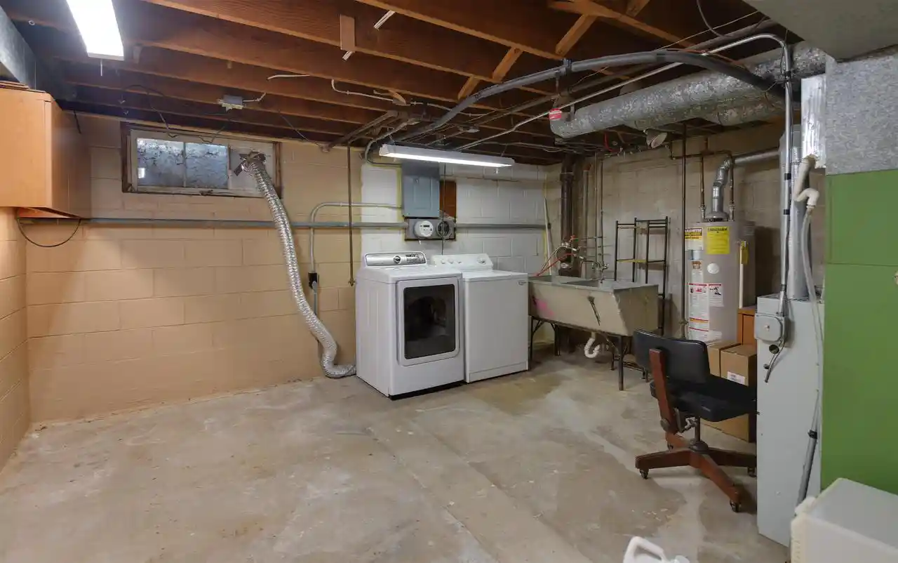 Photo 1 of Condo for sale at 4890 N Shoreland Ave, Milwaukee, WI 53217 | MLS# 1984334 | Listing updated on 2026-10-12