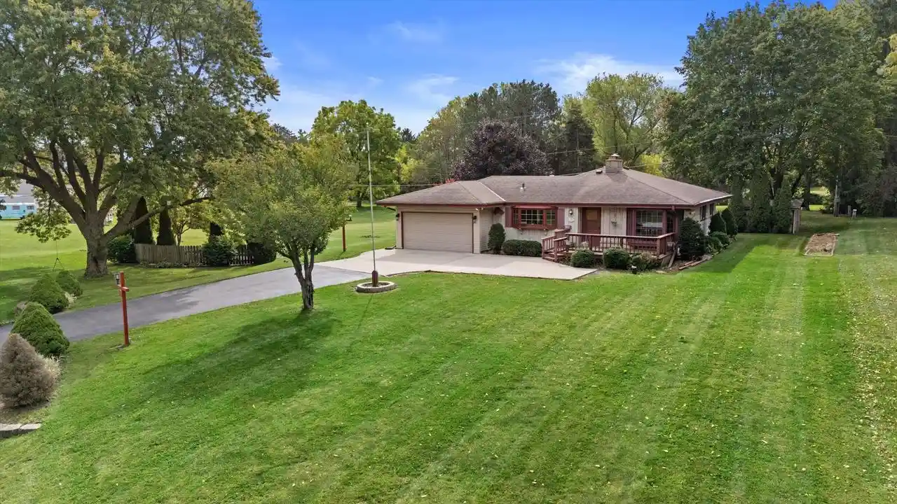 Photo 1 of Single family home for sale at 8011 Clinton Ln, Mount Pleasant, WI 53406 | MLS# 1984339 | Listing updated on 2026-10-10
