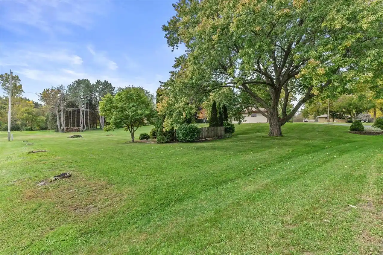 Photo 4 of Single family home for sale at 8011 Clinton Ln, Mount Pleasant, WI 53406 | MLS# 1984339 | Listing updated on 2026-10-10