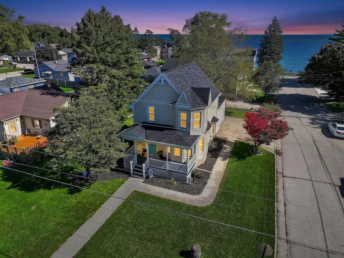 Photo 1 of Single family home for sale at 3525 Sheridan Rd, Mount Pleasant, WI 53403 | MLS# 1984348 | Listing updated on 2026-10-10