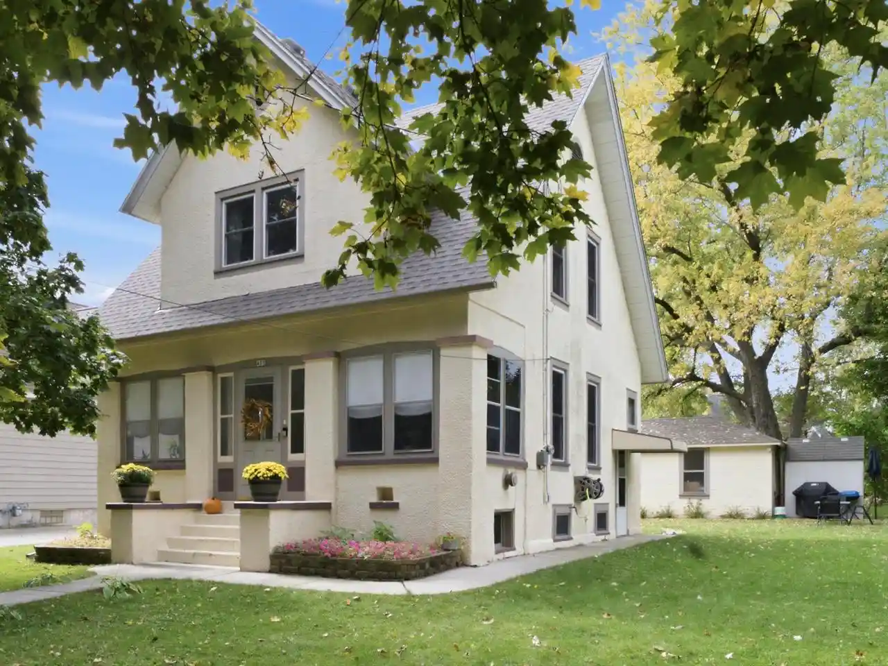 Photo 1 of Single family home for sale at 403 Grand Ave, Hartford, WI 53027 | MLS# 1984354 | Listing updated on 2026-10-12