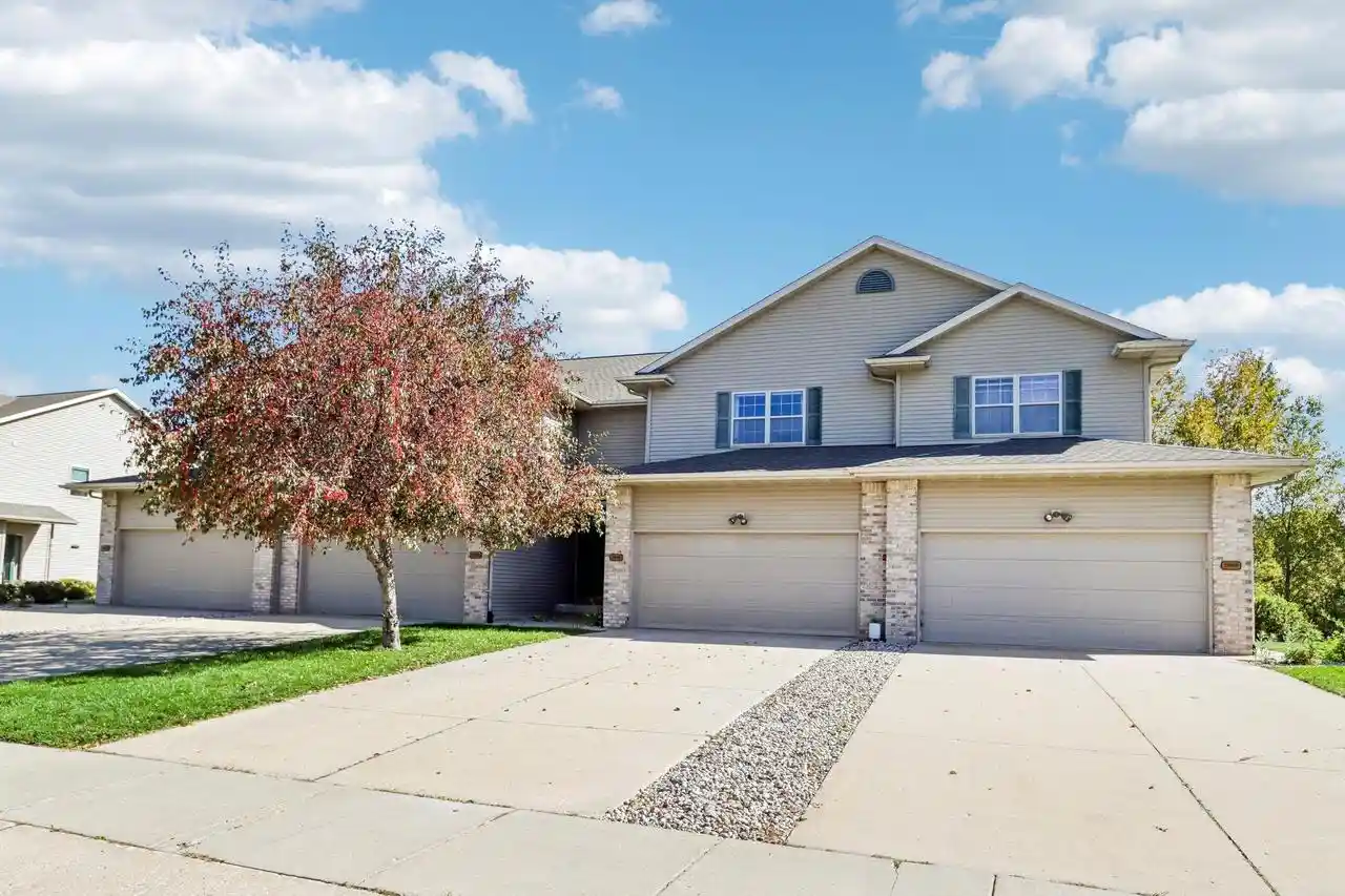 Condo for sale at 2967 Kentville Dr, Sun Prairie, WI 53590 | MLS# 2034444