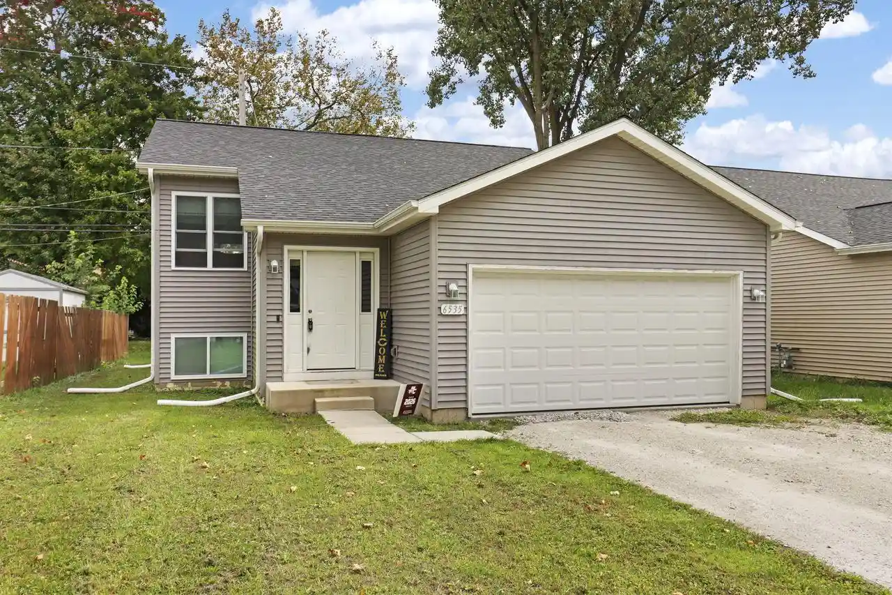 Photo 1 of Single family home for sale at 6535 247th Avenue, Salem, WI 53168 | MLS# 1984367 | Listing updated on 2026-10-10