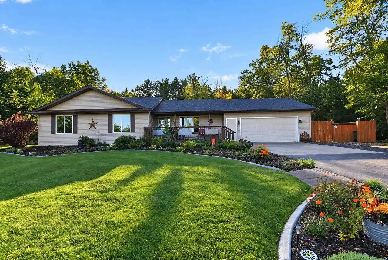 Photo 1 of Single family home for sale at N4136 Rory Rd, Poynette, WI 53955 | MLS# 2034450 | Listing updated on 2026-10-10