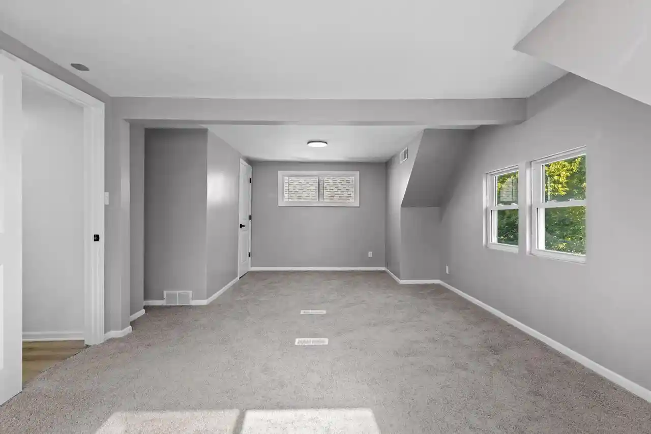 Photo 3 of Single family home for sale at 2925 S 7th Street, Milwaukee, WI 53215 | MLS# 1984372 | Listing updated on 2026-10-10