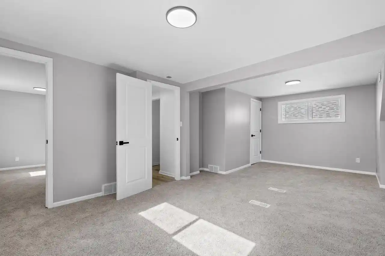 Photo 4 of Single family home for sale at 2925 S 7th Street, Milwaukee, WI 53215 | MLS# 1984372 | Listing updated on 2026-10-10
