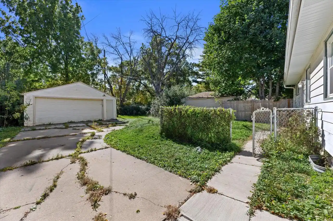 Photo 3 of Single family home for sale at 7639 W Palmetto Ave, Milwaukee, WI 53218 | MLS# 1984375 | Listing updated on 2026-10-10