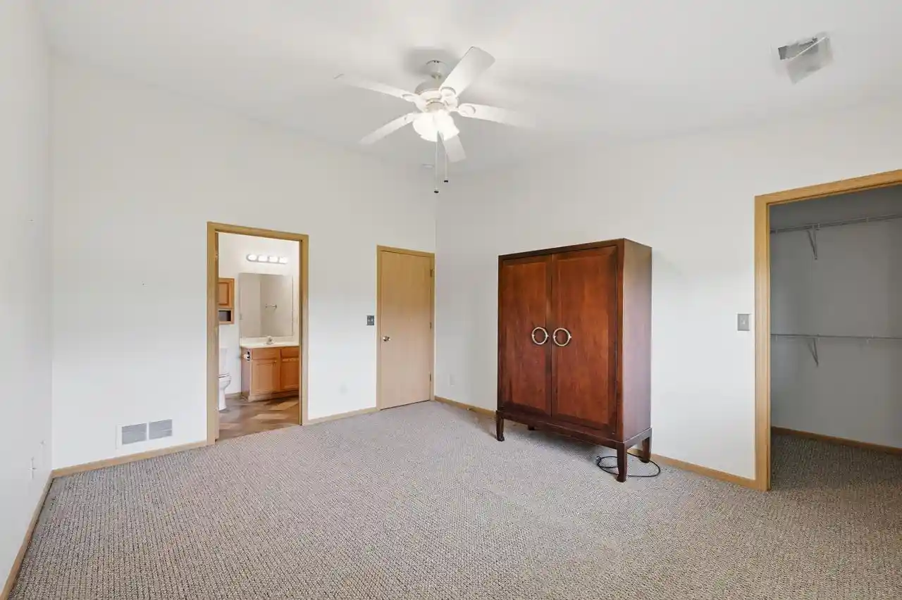Photo 4 of Condo for sale at 2011 27th Avenue, Kenosha, WI 53140 | MLS# 1984378 | Listing updated on 2026-10-10