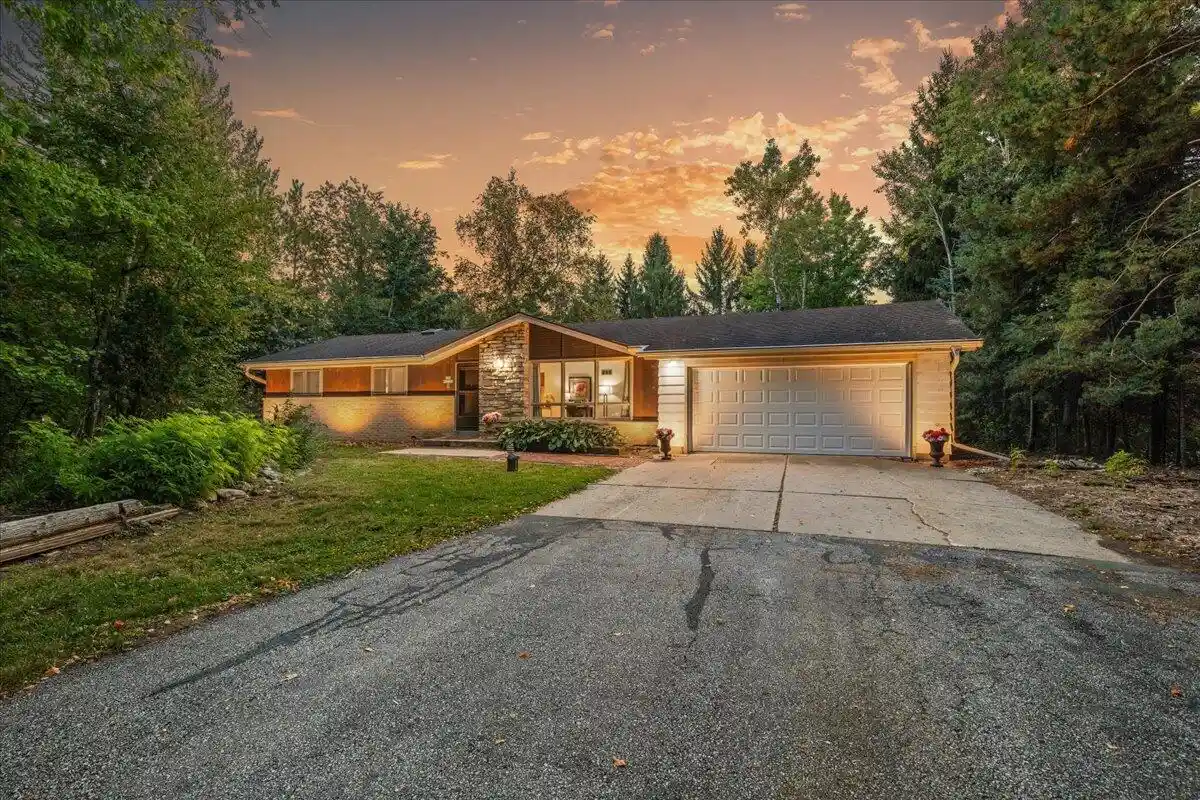 Photo 1 of Single family home for sale at N30w22171 Green Rd, Waukesha, WI 53186 | MLS# 1984386 | Listing updated on 2026-10-10