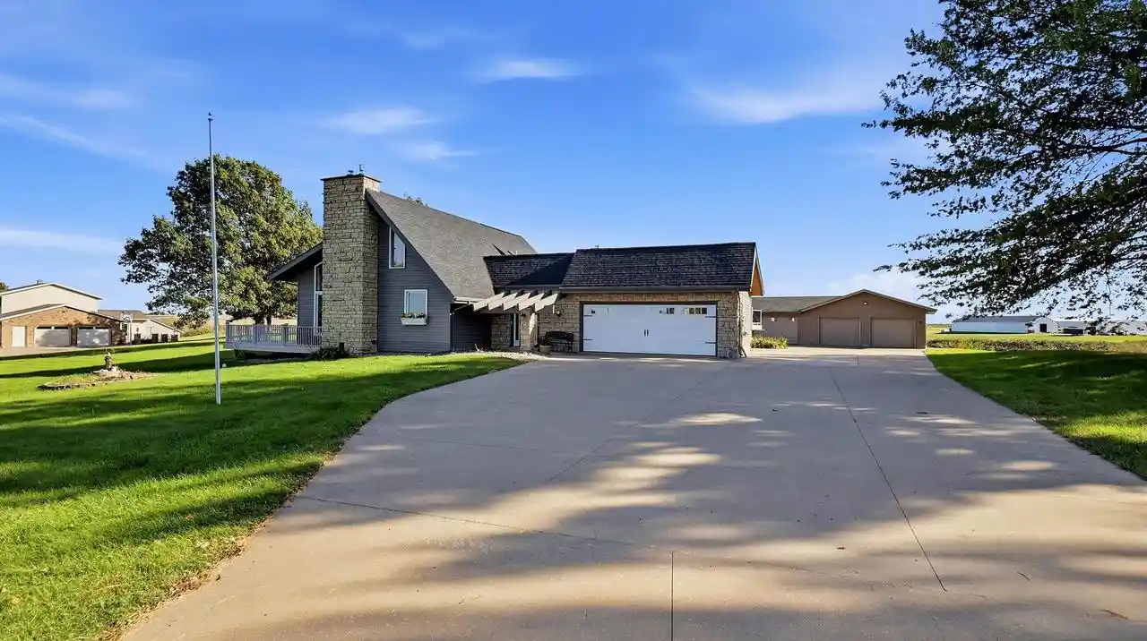 Photo 1 of Single family home for sale at 3293 Busch Ln, Cuba City, WI 53807 | MLS# 2034457 | Listing updated on 2026-10-12