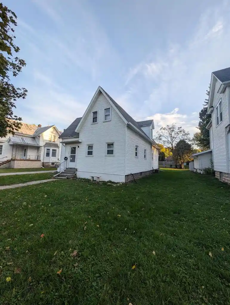 Photo 1 of Single family home for sale at 242 E Merrill Ave, Fond Du Lac, WI 54935 | MLS# 2034458 | Listing updated on 2026-10-12