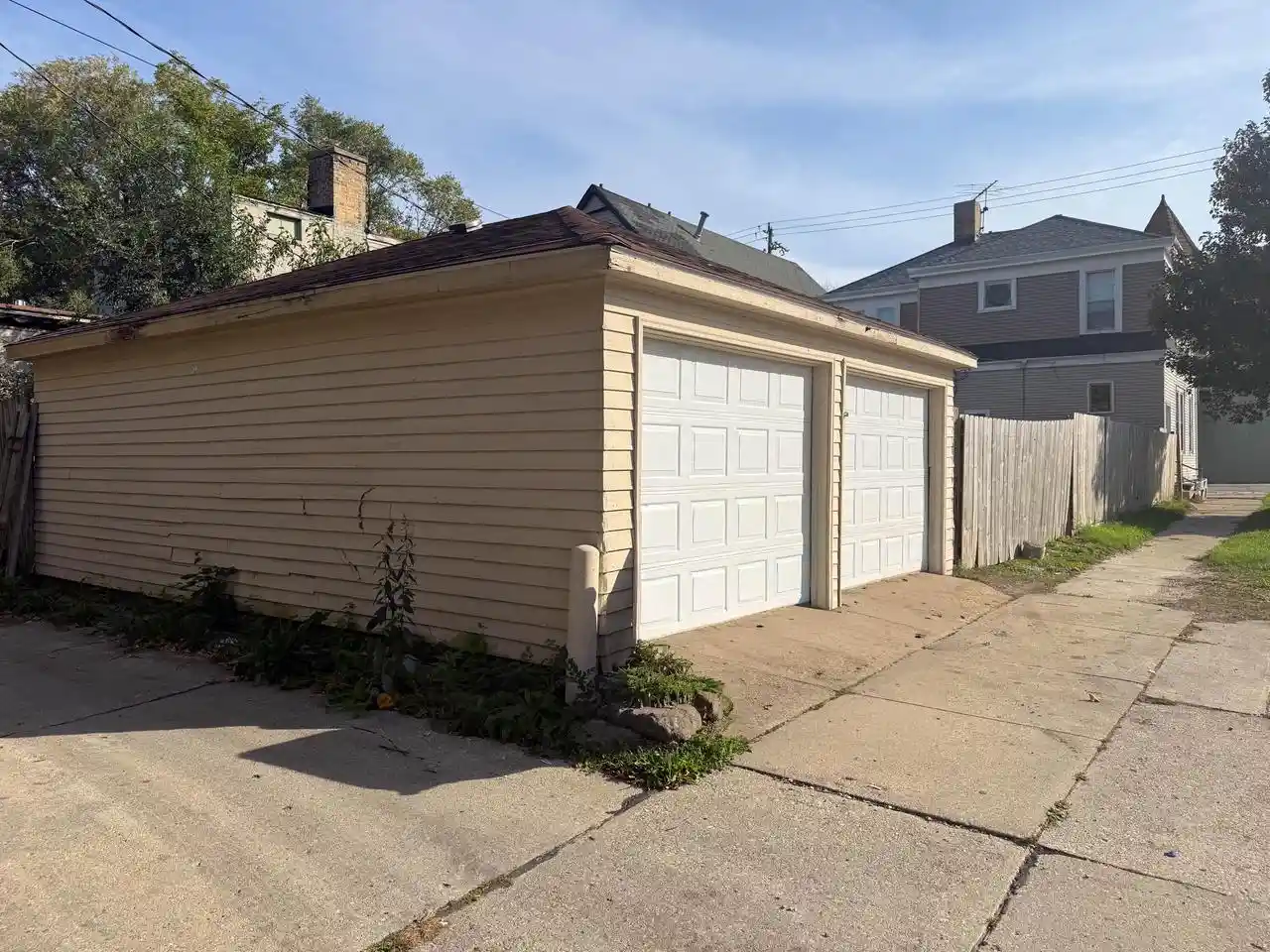 Photo 4 of Multi family home for sale at 3232 W Cameron Ave, Milwaukee, WI 53209 | MLS# 1984394 | Listing updated on 2026-10-19
