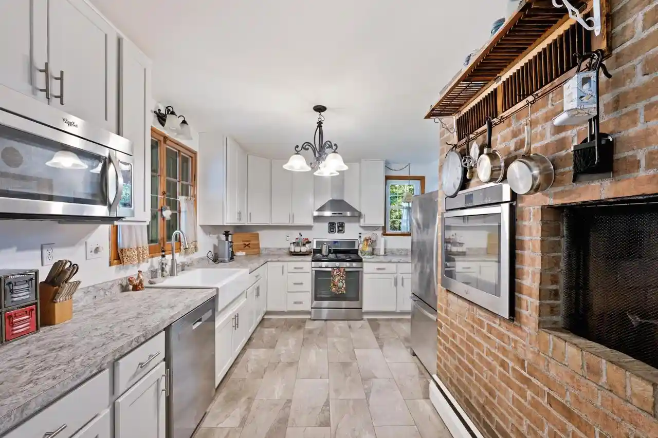 Photo 4 of Single family home for sale at 3130 Southwood Dr, Mount Pleasant, WI 53406 | MLS# 1984414 | Listing updated on 2026-10-11