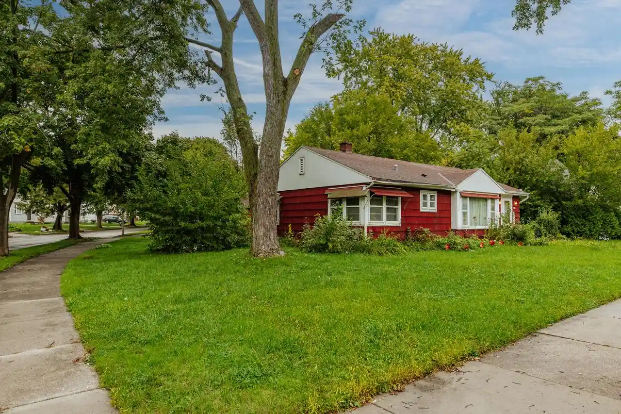 Photo 3 of Single family home for sale at 5526 W Thurston Ave, Milwaukee, WI 53218 | MLS# 1984430 | Listing updated on 2026-10-12