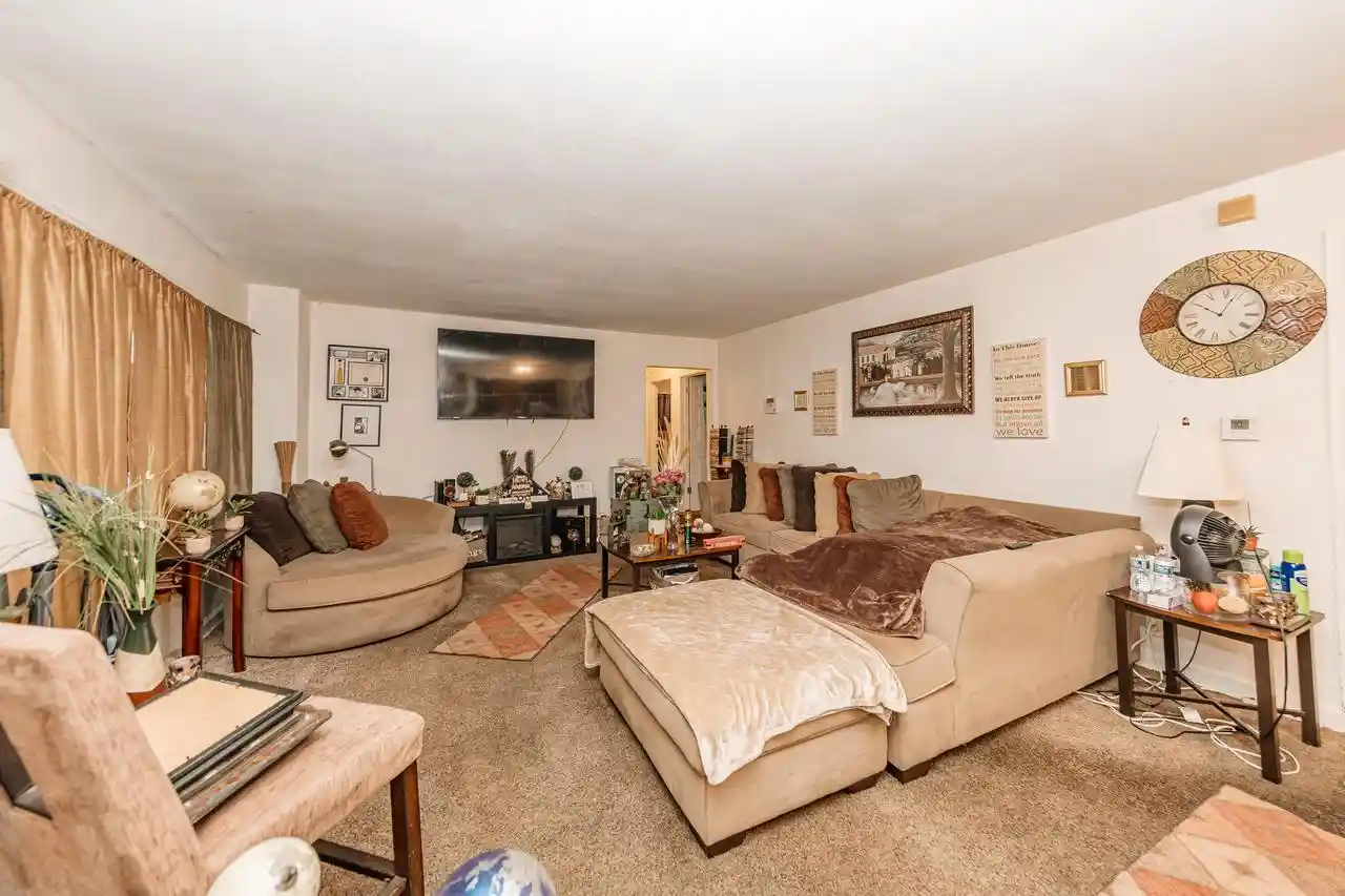 Photo 4 of Single family home for sale at 5526 W Thurston Ave, Milwaukee, WI 53218 | MLS# 1984430 | Listing updated on 2026-10-12