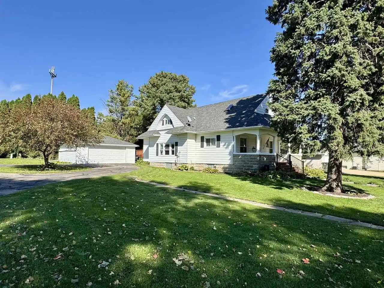 Photo 1 of Single family home for sale at 880 9th Street, Fennimore, WI 53809 | MLS# 2034469 | Listing updated on 2026-10-12