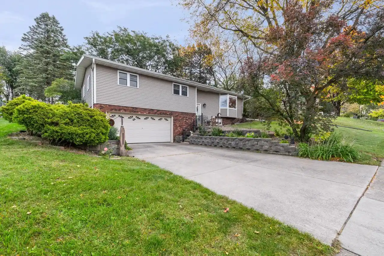 Photo 1 of Single family home for sale at 102 Birch Ln, Hartford, WI 53027 | MLS# 1984435 | Listing updated on 2026-10-12