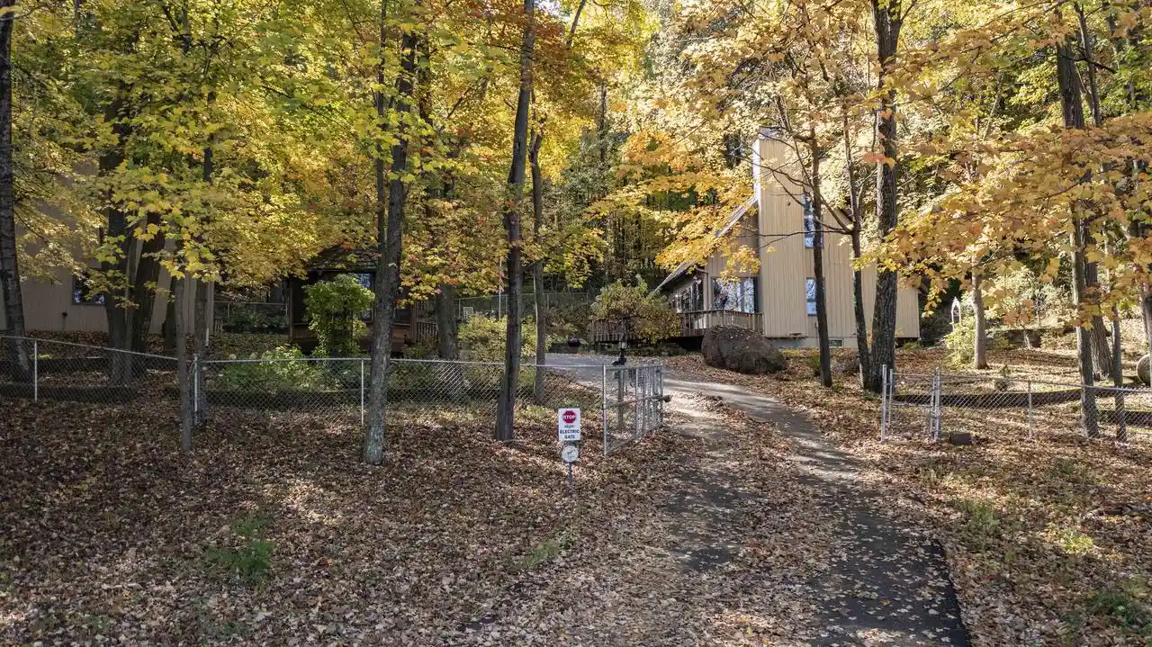 Photo 2 of Single family home for sale at E963 Nottleson Rd, Scandinavia, WI 54977 | MLS# 50334119 | Listing updated on 2026-10-12