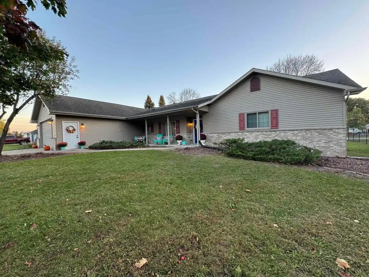 Photo 1 of Single family home for sale at 207 Park Ln, Clintonville, WI 54929 | MLS# 50334124 | Listing updated on 2026-10-16