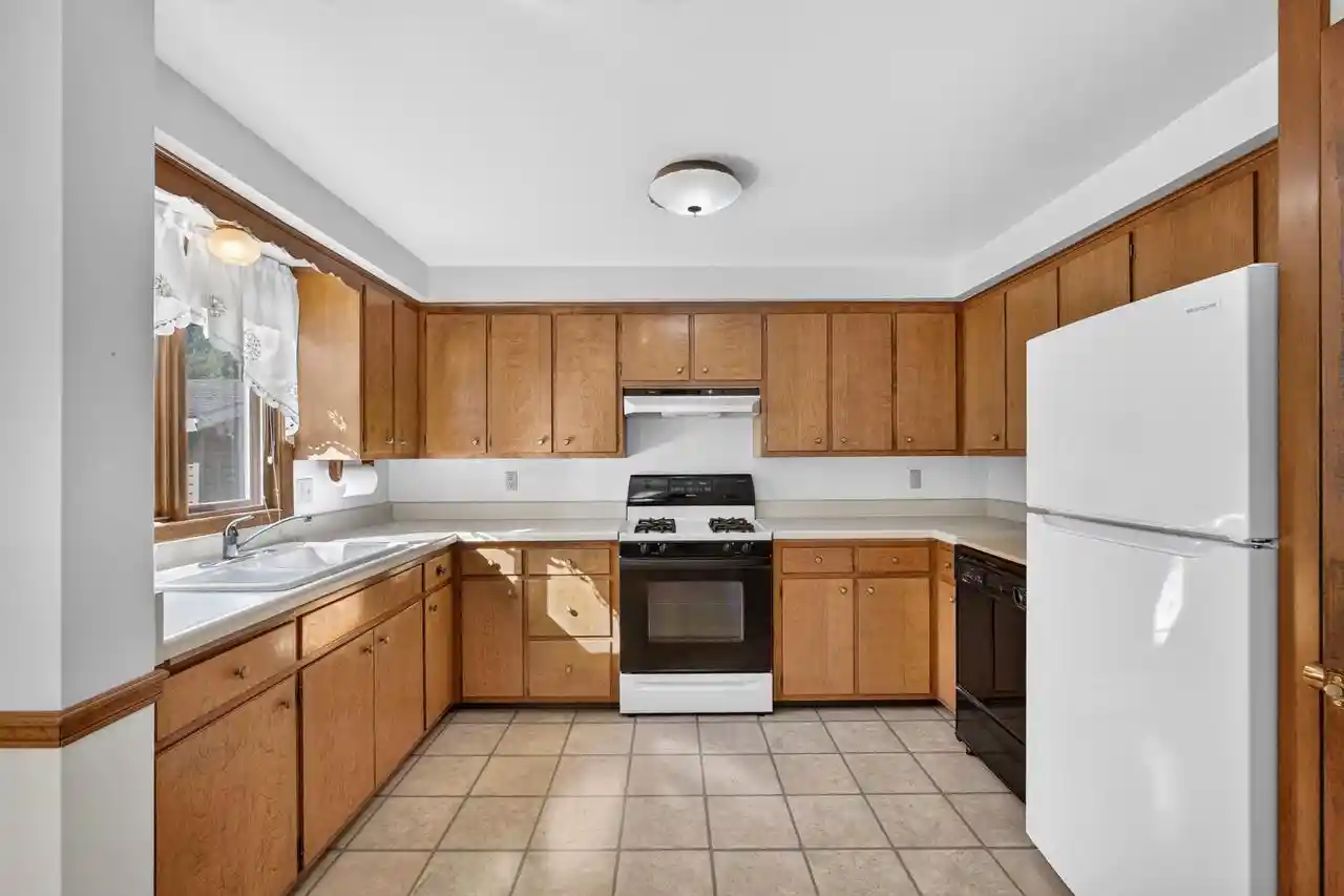 Photo 2 of Single family home for sale at 1608 Harold St, Green Bay, WI 54302 | MLS# 50334125 | Listing updated on 2026-10-12