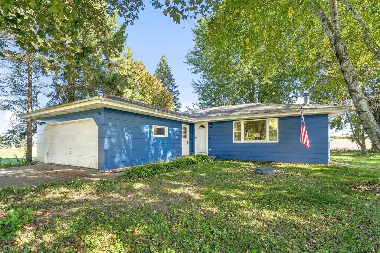 Single family home for sale at 8430 County Rd M, Larsen, WI 54947 | MLS# 50334132