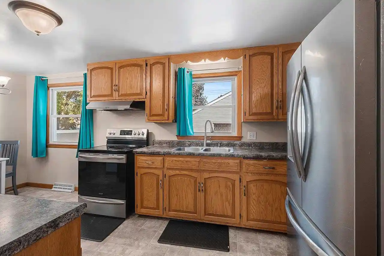 Photo 3 of Single family home for sale at 1328 Reed St, Green Bay, WI 54303 | MLS# 50334143 | Listing updated on 2026-10-12