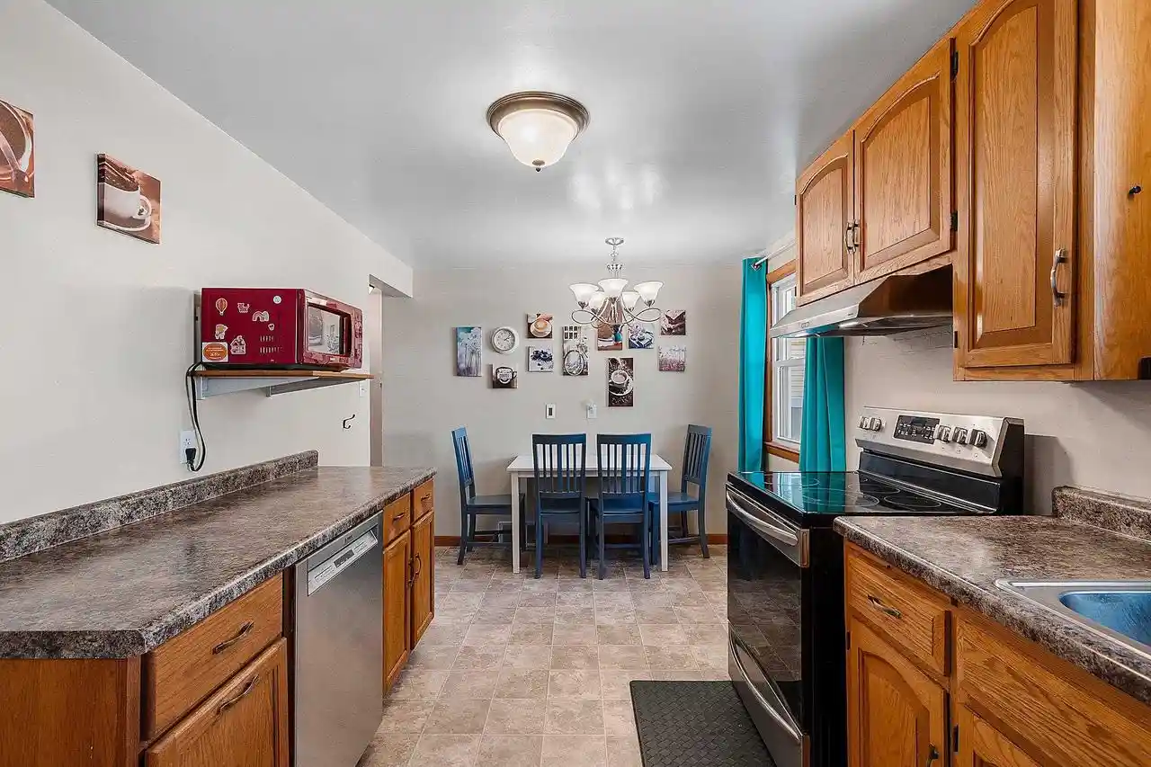 Photo 3 of Single family home for sale at 1328 Reed St, Green Bay, WI 54303 | MLS# 50334143 | Listing updated on 2026-10-12