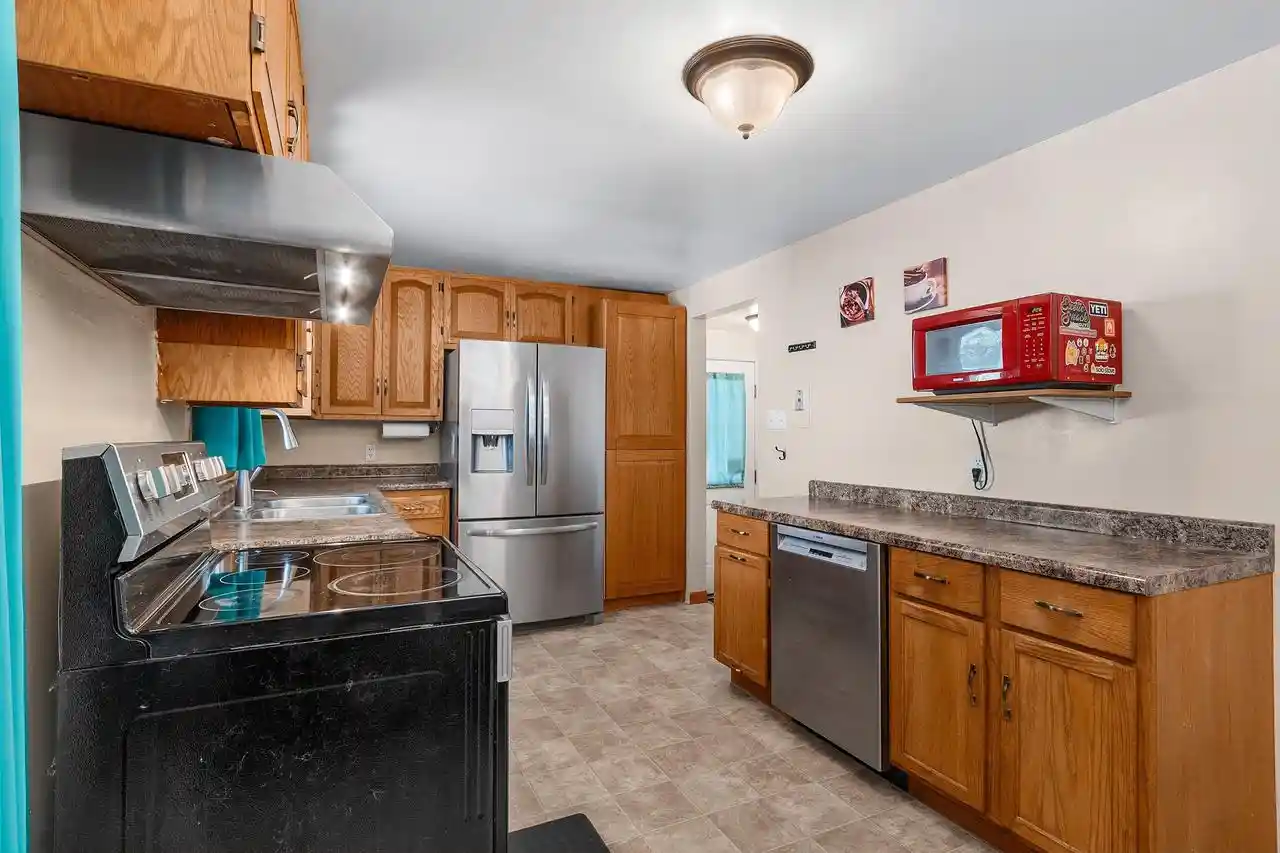 Photo 4 of Single family home for sale at 1328 Reed St, Green Bay, WI 54303 | MLS# 50334143 | Listing updated on 2026-10-12