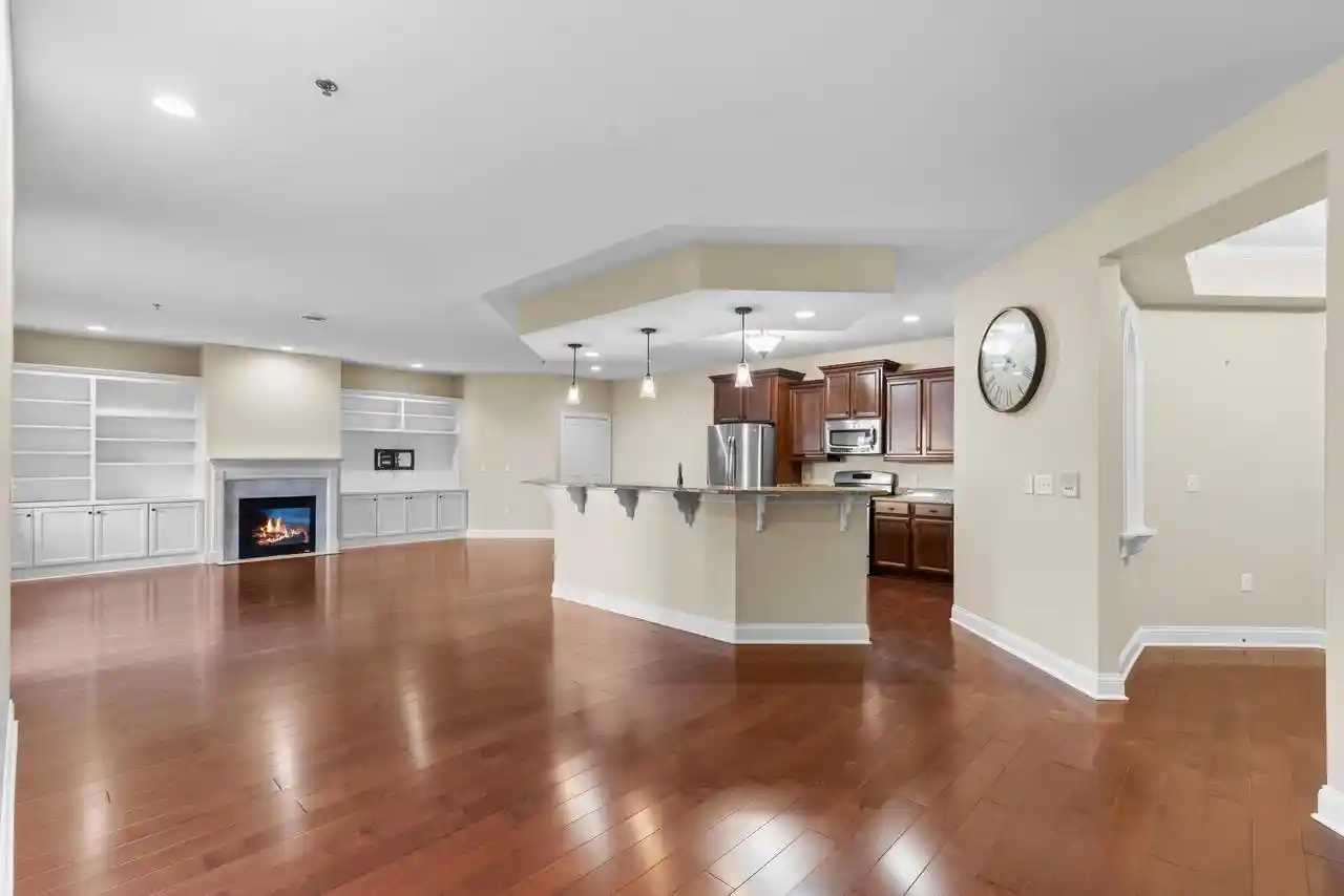 Listing Photo 4 - Condo for sale in building located at 17490 Crest Hl Dr, Brookfield, WI 53045 - Unit #10