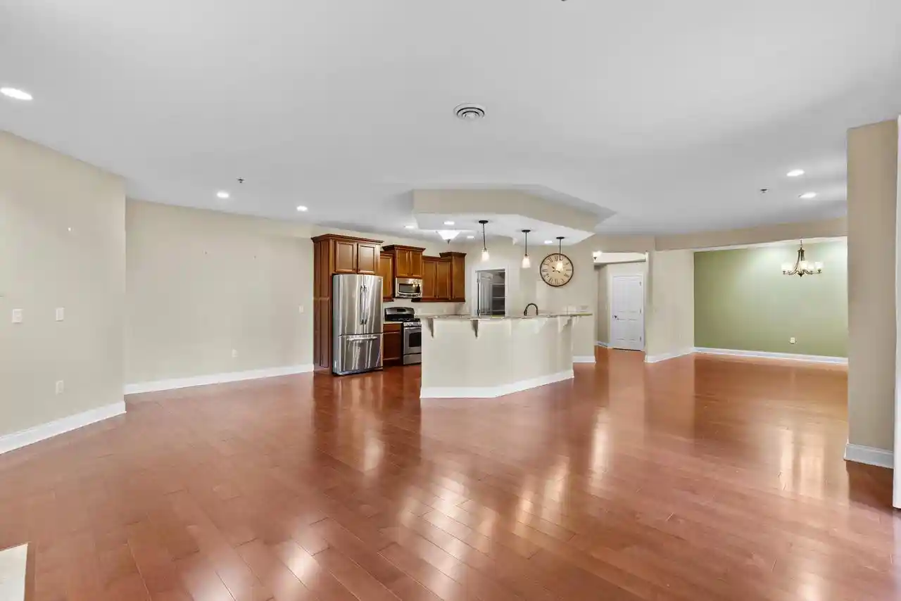 Listing Photo 33 - Condo for sale in 17490 Crest Hl Dr located at 17490 Crest Hl Dr, Brookfield, WI 53045 - Unit #10